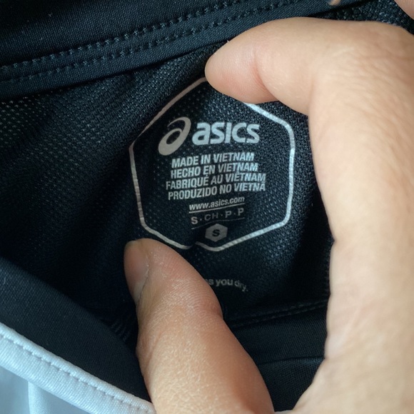 Asics running shorts - Picture 3 of 4